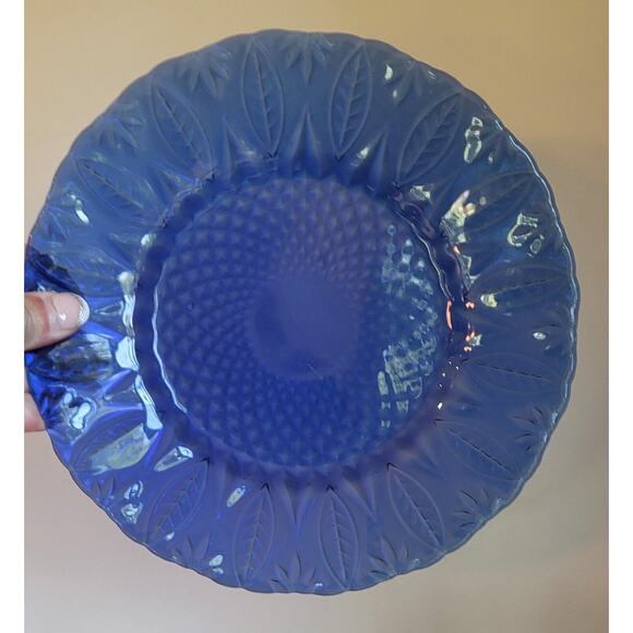 Avon Royal Sapphire Cobalt Blue SALAD Glass Plates Leaf Arcoroc France Set of 4 - Picture 1 of 15